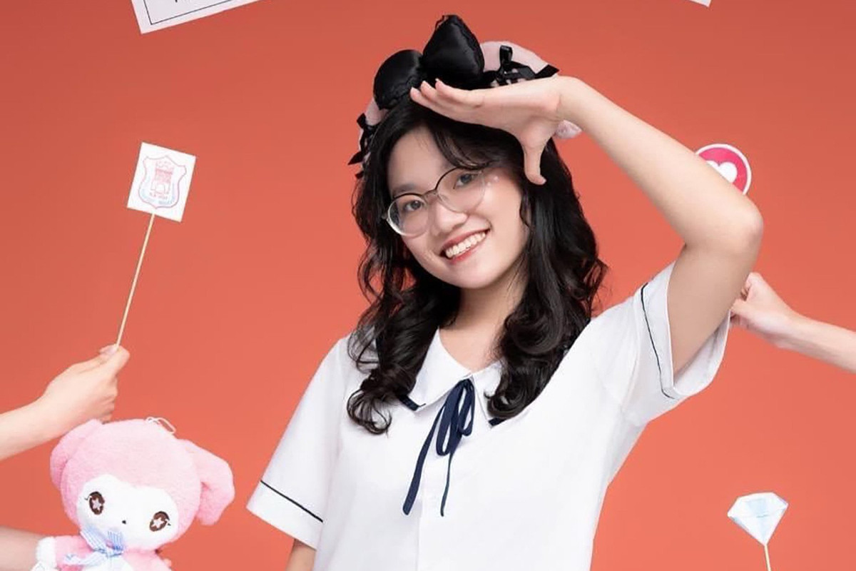 Nguyễn Đặng Linh Chi (học sinh THPT chuyên Trần Phú, Hải Phòng) là thủ khoa khối B năm nay với tổng điểm 29,55 (môn Hoá học: 10; Toán: 9,8, Sinh học: 9,75).