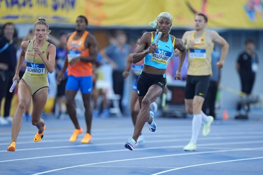 Cô chuẩn bị tranh tài ở nội dung tiếp sức 4x400m nữ cùng đội tuyển điền kinh Đức.