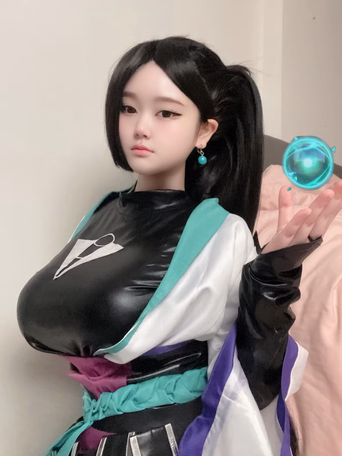 Saizneko cũng sở hữu tài khoản trên nền tảng bán ảnh kiếm tiền. Điều này giúp cô nàng có thêm khoản thu nhập đáng kể. (Ảnh: IGNV)