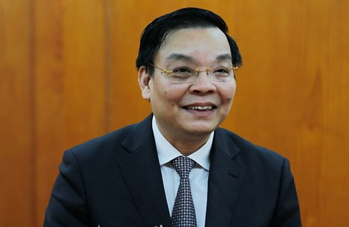 Tháng 10/1988 đến tháng 11/1995: Nghiên cứu sinh; giảng viên tại Viện Vật lý kỹ thuật, Đại học Bách khoa Hà Nội. Tháng 12/1995 đến tháng 7/1997: Công tác tại Công ty Ứng dụng tiến bộ khoa học kỹ thuật (MITEC), Bộ Khoa học, Công nghệ và Môi trường, rồi chuyển công tác về Viện Khoa học kỹ thuật bưu điện, Tổng cục Bưu điện.