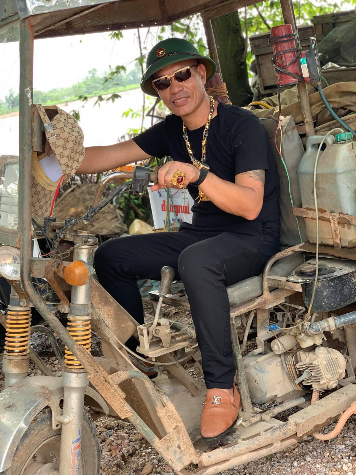 Đến 21/3/2013, Nguyễn Văn Dũng bị TAND Hà Nội tuyên phạt 2 năm tù về tội gây rối trật tự công cộng. 