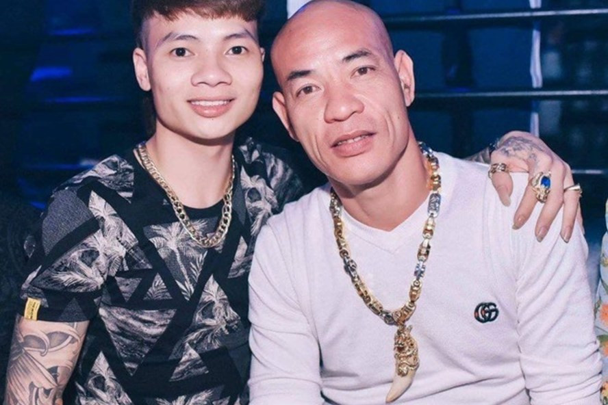 Dũng "Trọc" là cha nuôi của Khá "Bảnh", thầy của Huấn "Hoa Hồng". Các MV, phim có Dũng tham gia thu hút hàng chục triệu lượt xem trên YouTube.