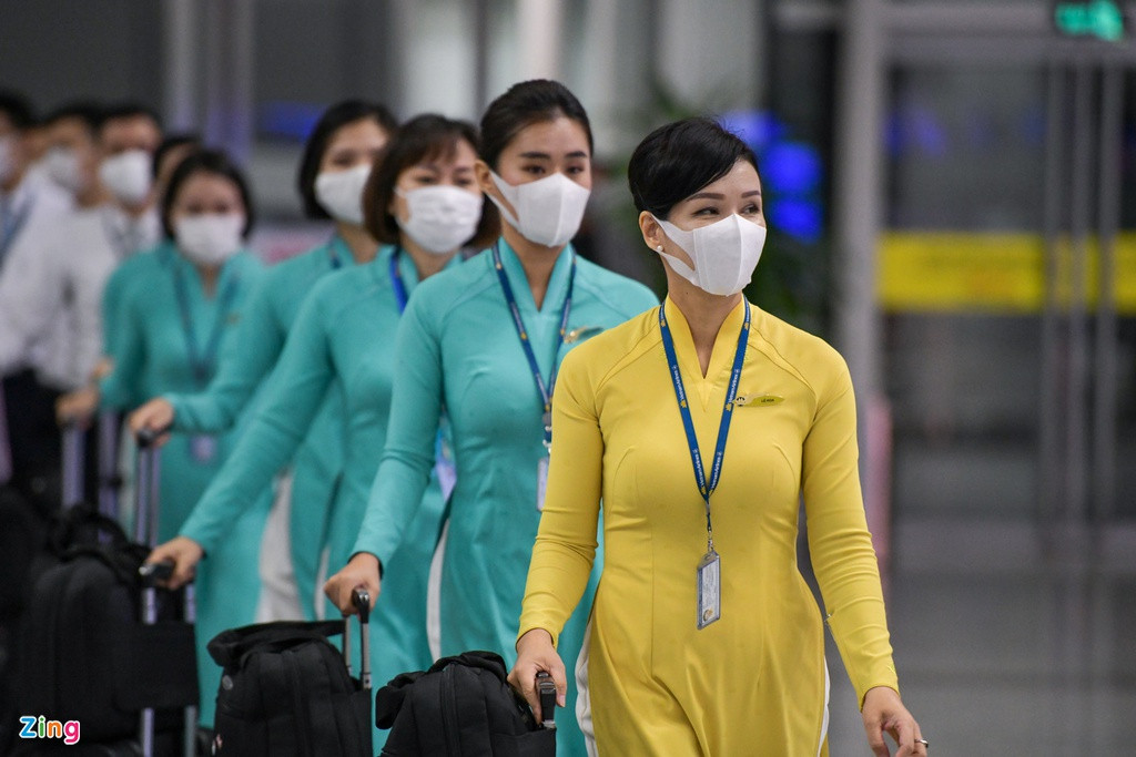 Đối với phi hành đoàn, toàn bộ thành viên sau khi trở về Việt Nam sẽ được kiểm tra sức khỏe và tổ chức cách ly theo quy định. Máy bay được phun khử khuẩn toàn bộ khoang hành khách, buồng lái bằng hóa chất theo tiêu chuẩn quốc tế.