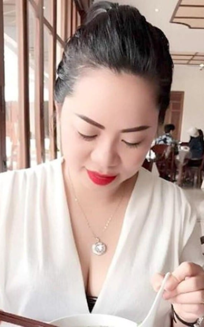 Theo những người tố cáo, sở dĩ họ đồng ý cho bà Loan vay tiền vì chồng bà này là ông Giang Vinh - nguyên Giám đốc Sở Nội vụ tỉnh Bà Rịa - Vũng Tàu.