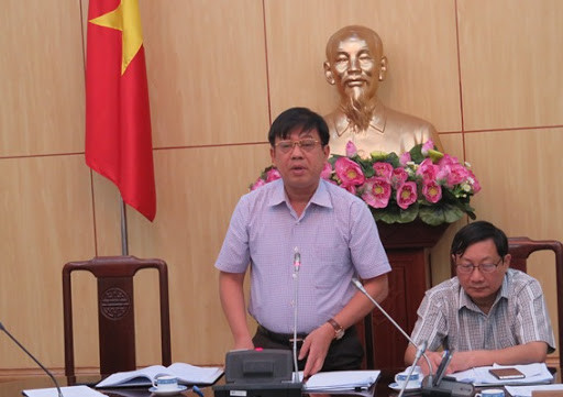 Với việc Thủ tướng Chính phủ bổ nhiệm nhân sự mới, Bộ LĐ-TBXH hiện có 4 Thứ trưởng là các ông bà: Lê Tấn Dũng, Lê Văn Thanh, Nguyễn Thị Hà và Nguyễn Bá Hoan. >>> Xem thêm video: Xử lý vụ "Bổ nhiệm con trai cựu Bộ trưởng". Nguồn: VTC 1.