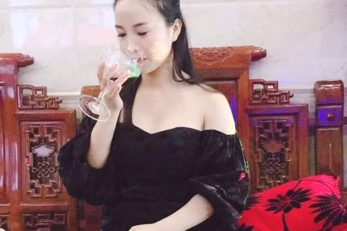  3. Khởi tố "bà trùm" điều hành đường dây lô đề 126 tỷ đồng: Ngày 13/9, Cơ quan CSĐT Công an tỉnh Nghệ An đã khởi tố vụ án, khởi tố bị can Phan Thị Trang (31 tuổi, trú khối 6, phường Đội Cung, TP Vinh, Nghệ An) và 9 người khác về tội tổ chức đánh bạc. Để qua mặt lực lượng chức năng, thường ngày Trang vẫn cùng chồng thức khuya dậy sớm làm bánh mướt để bán cho khách.