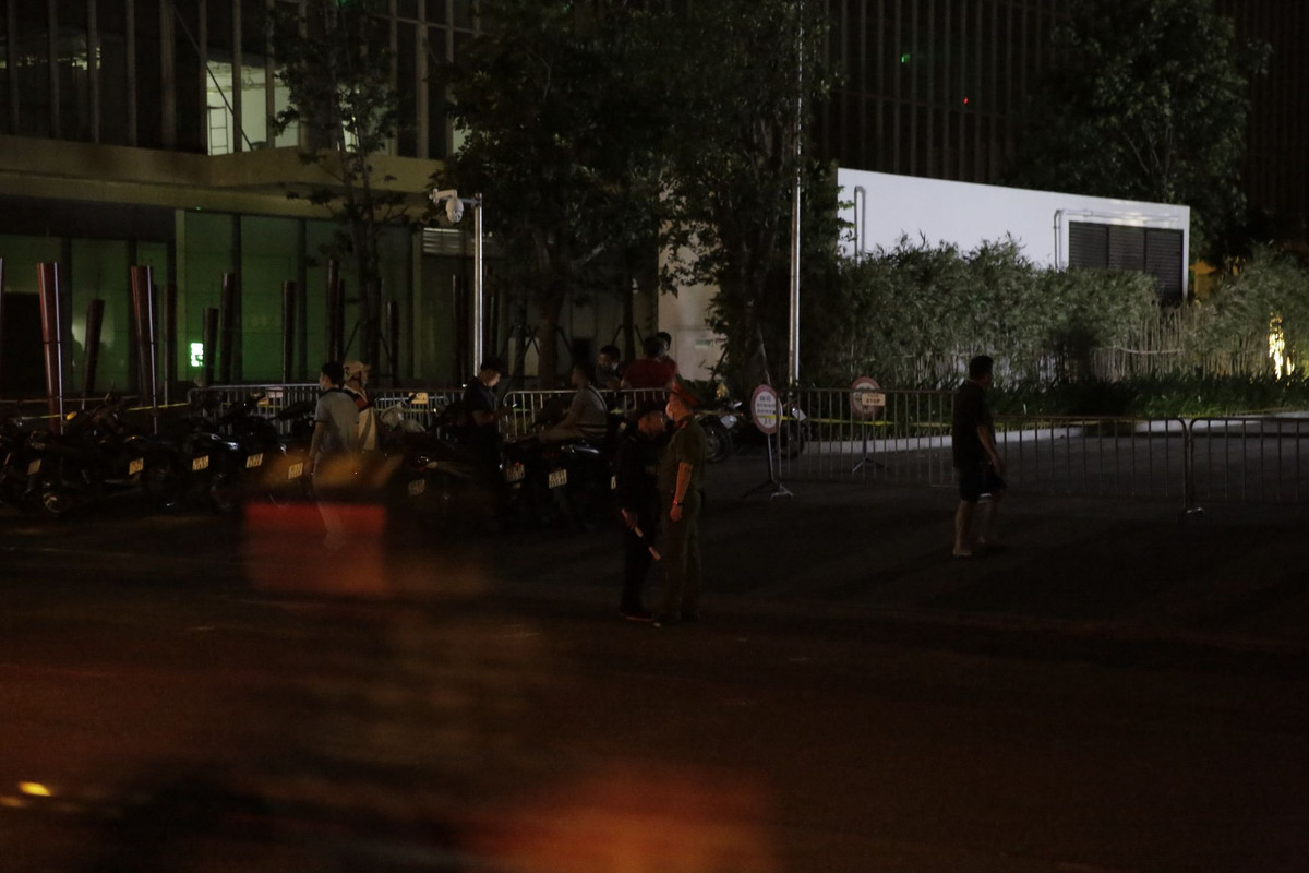 Ban quản lý đang rà soát tìm danh tính và vị trí căn hộ để làm rõ.