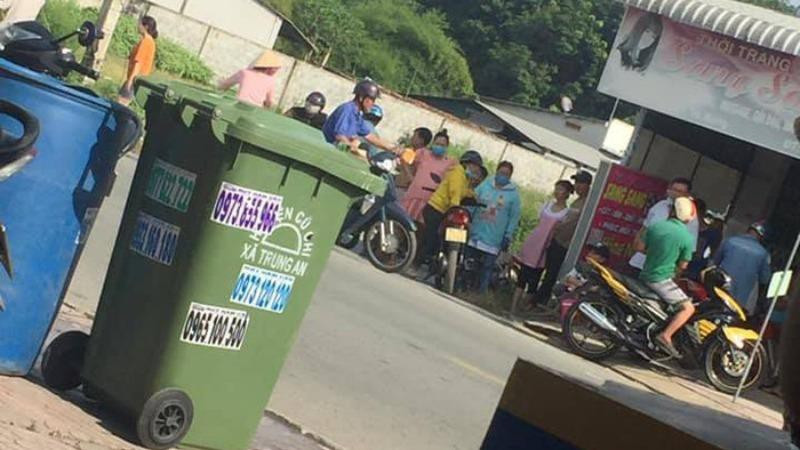  5. Phát hiện bé sơ sinh bé trong thùng rác: Ngày 10/9, Công an huyện Củ Chi (TP HCM) cho biết đã xác định được người mẹ và đang làm việc với người này.Quá trình làm việc, công an xác định xác trẻ sơ sinh là giới tính nữ, nghi sinh non. Hiện công an đang lấy lời khai người mẹ để xác định nguyên nhân vứt con sơ sinh vào thùng rác. Trước đó, tại xã Trung An người dân phát hiện một bao ni lông chứa thi thể trẻ sơ sinh đã tử vong vứt trong thùng rác màu xanh.