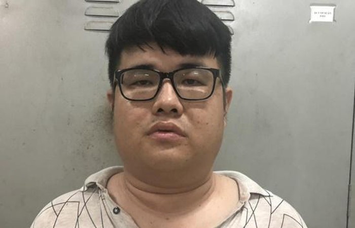  1. Cầm dao đâm chết cha đẻ chỉ vì nhà bị mất điện: Ngày 10/9, TAND tỉnh Đồng Nai đã tuyên phạt bị cáo Nguyễn Thanh Tâm (29 tuổi, trú xã Phước Thiền, huyện Nhơn Trạch) 10 năm tù về tội giết người. Bị hại trong vụ án là cha ruột của Tâm, ông Nguyễn Văn Trí (SN 1968). Nghi ngờ cha mình cắt điện Tâm đã sang nhà cầm dao đâm nạn nhân tử vong.