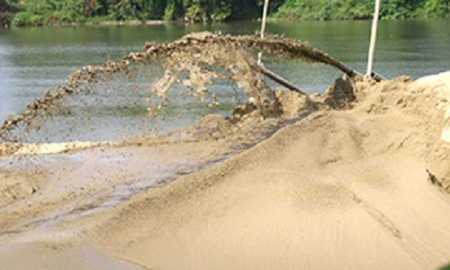 Bat 12 tau khai thac cat trai phep tren vinh Ha Long