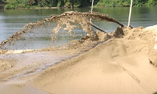 Bat 12 tau khai thac cat trai phep tren vinh Ha Long