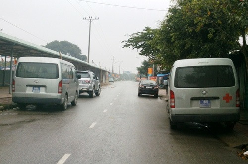 Xe bien xanh di le hoi: Hieu the nao cho dung?