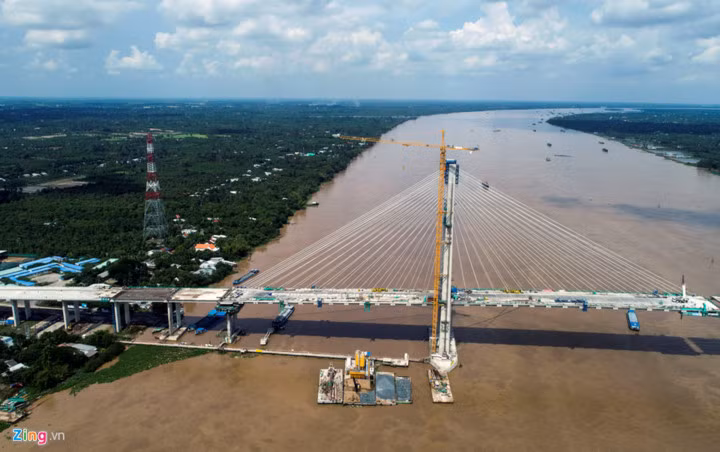 Cầu Cao Lãnh là cây cầu lớn thứ 2 (sau cầu Vàm Cống) trong dự án kết nối khu vực trung tâm đồng bằng sông Cửu Long (Ảnh: Zing)