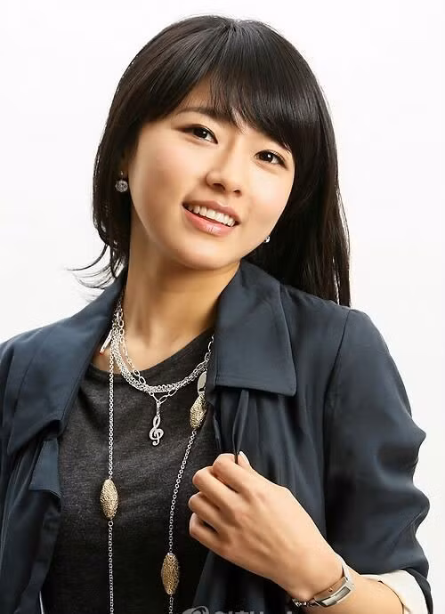 Nữ diễn viên 36 tuổi còn được fan khen là giống hệt với nữ ca sĩ SooYoung nhóm SNSD. Ảnh: Pinterest