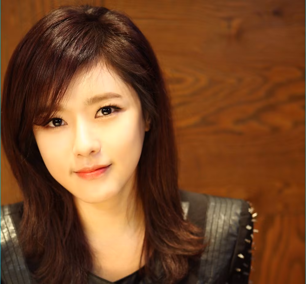 Khi ăn mặc và trang điểm theo đúng độ tuổi thì Oh Ji Eun vẫn cứ trẻ hơn so với tuổi của mình rất nhiều. Ảnh: Hancinema