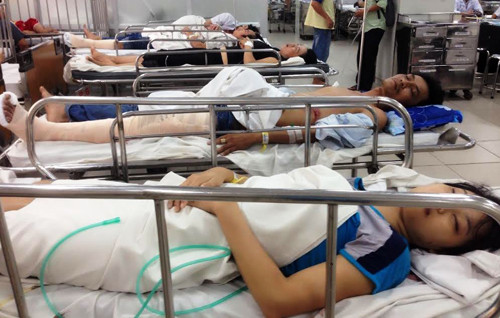 Xe Phuong Trang tong 7 xe may: Be gai 16 thang da tu vong-Hinh-2