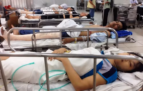 Xe Phuong Trang tong 7 xe may: Be gai 16 thang da tu vong-Hinh-2