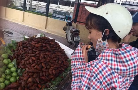 Năm ngoái, "mây Thái" đã tạo một cơn sốt ở Hà Nội, tuy nhiên năm nay người tiêu dùng đã quay lưng vì đã quen mặt với nó. Một lí do khác là các gánh hàng rong hét giá "trên trời".