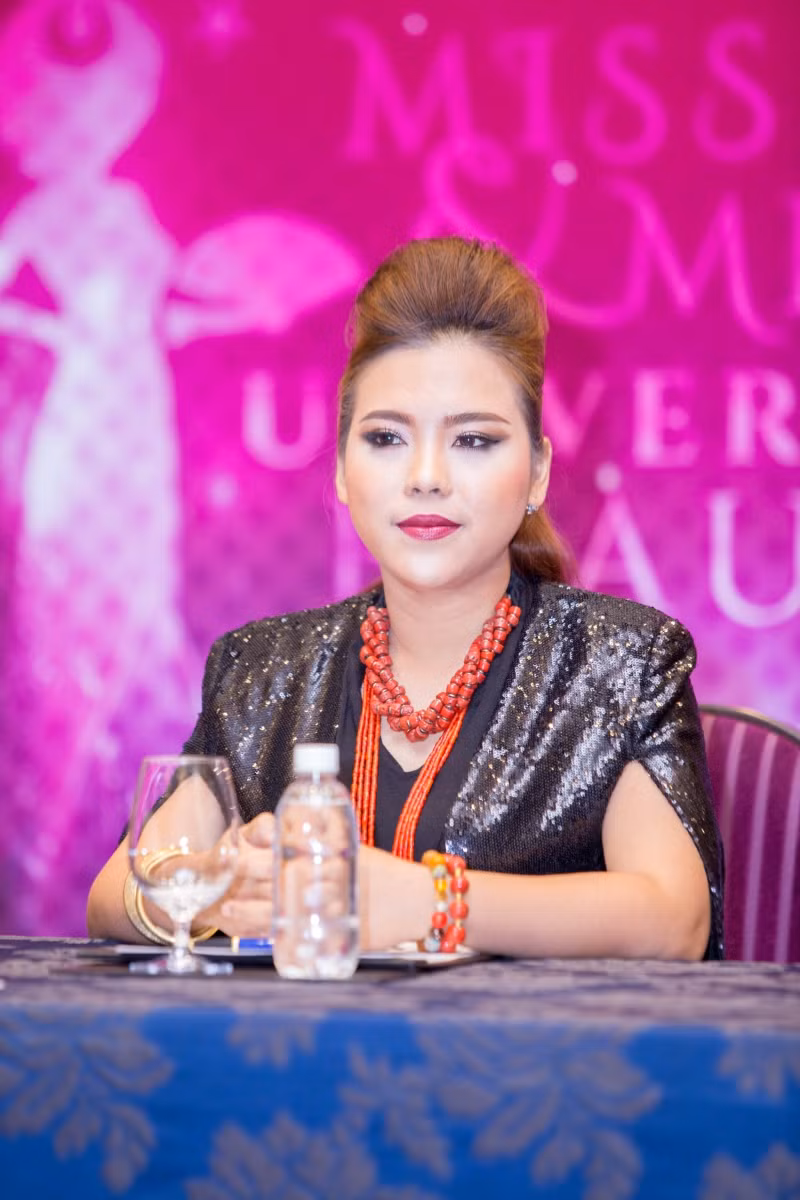 Từ sau khi kết hôn, sự nghiệp của nữ đạo diễn 8x ngày càng có nhiều khởi sắc. Từ phía sau ánh đèn sân khấu, Thanh Nhân trở thành gương mặt gây chú ý của giới truyền thông, đặc biệt khi sánh vai bên ông xã Wang Trần. Cặp đôi được ngưỡng mộ bởi tình yêu đẹp và sự gắn bó, hỗ trợ nhau trong sự nghiệp riêng.