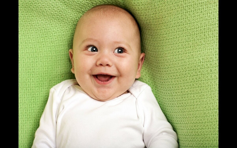 Cười nhiều hơn: Các nghiên cứu đã chỉ ra rằng, khi xem những bộ phim hài, những chương trình giải trí bạn được thư giãn và cười nhiều hơn, sẽ giúp tăng 21% lưu thông máu, cải thiện sức khỏe.