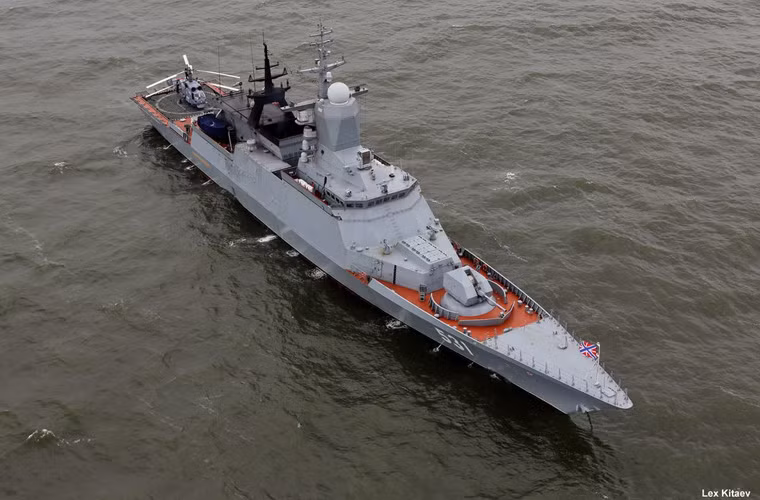 Bên cạnh đó, lớp tàu hộ vệ thế hệ mới nhất của Nga Project 20380 (hoặc 20381) lớp Steregushchiy của Cục thiết kế TW hải quân Almaz cũng rất dễ lọt vào "mắt xanh" Hải quân Nhân dân Việt Nam. So với Gepard, 20381 lớn hơn, hiện đại hơn về thiết kế tàng hình, hệ thống vũ khí cùng hệ thống cảm biến tiên tiến. Giá cả cũng ngang Gepard 3.9 – ước tính 120-150 triệu USD phiên bản xuất khẩu. Nguồn ảnh: Shipmodel