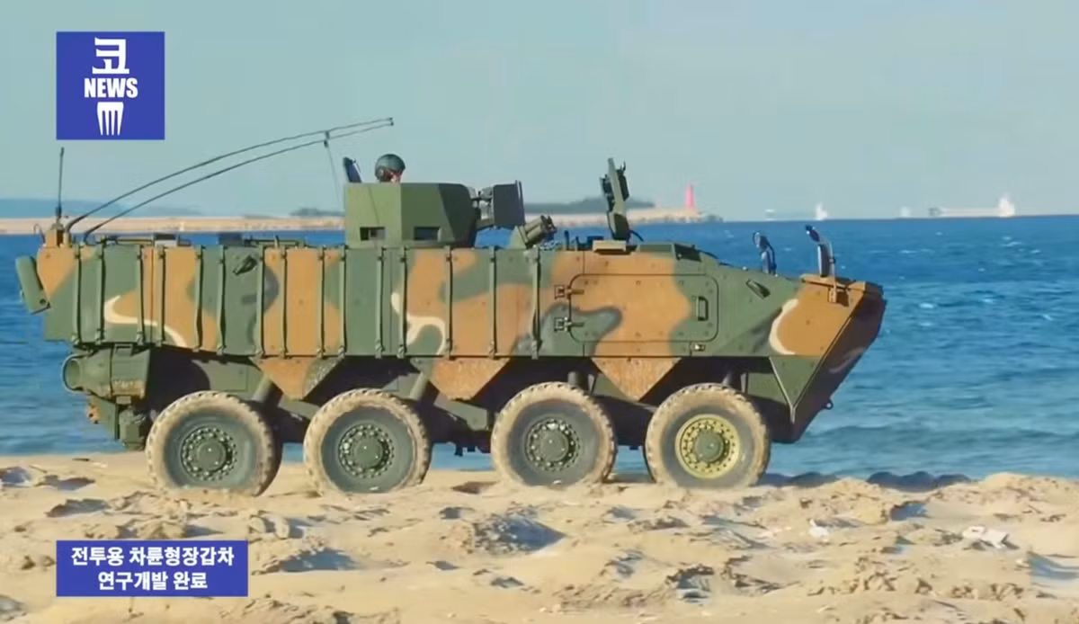 Ngoài phiên bản xe thiết giáp chở quân, Hyundai có kế hoạch phát triển một số phiên bản hỗ trợ hỏa lực trên cơ sở K808 gồm: pháo phòng không tự hành trang bị pháo 30mm; pháo tự hành chống tăng trang bị pháo 120mm; pháo cối tự hành và xe chỉ huy chiến trường. Nguồn ảnh: Military-Today