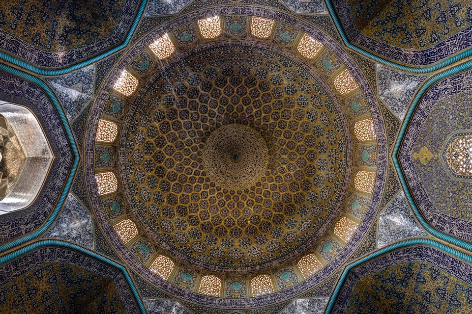  Nhà thờ lớn của Isfahan, Iran: Nằm ở trung tâm lịch sử Isfahan, kiến trúc của nhà thờ Hồi giáo này đã thay đổi qua 12 thế kỷ, từ khi được xây dựng vào năm 841. Nhà thờ có mái vòm ấn tượng, thu hút du khách từ khắp nơi trên thế giới. Ảnh: Iran Traveling Center.