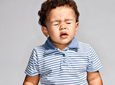  10. Khi hắt hơi mắt bạn sẽ luôn nhắm: Cơ chế này của cơ thể giúp bảo vệ đôi mắt khỏi vi khuẩn khi hắt hơi. Bạn cũng có thể hắt hơi mà cố gắng mở mắt nếu muốn.