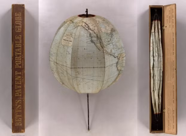 Quả địa cầu có thể gập lại nhỏ gọn.