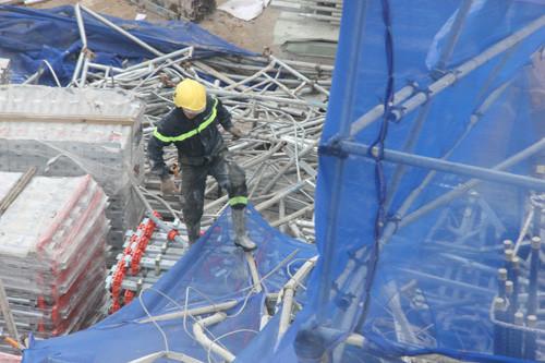 Sap gian giao o TP HCM: Nhan chung ke lai giay phut kinh hoang-Hinh-3