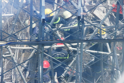 Sap gian giao o TP HCM: Nhan chung ke lai giay phut kinh hoang-Hinh-4