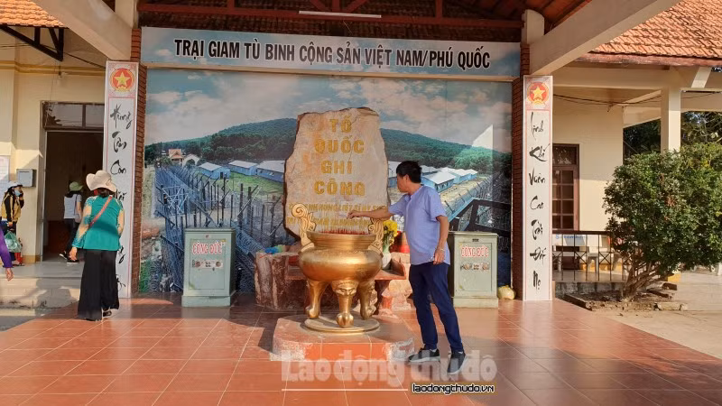 Ngày nay, chiến tranh đã lùi xa, trại giam Phú Quốc cũng trở thành điểm đến thu hút khách du lịch tới tham quan và tìm hiểu về lịch sử bi thương của những người chiến sĩ cộng sản. Nhiều du khách khi đến đây đã không dấu nổi sự xúc động khi chứng kiến những chứng tích về những màn tra tấn dã man của thực dân Pháp và đế quốc Mỹ.
