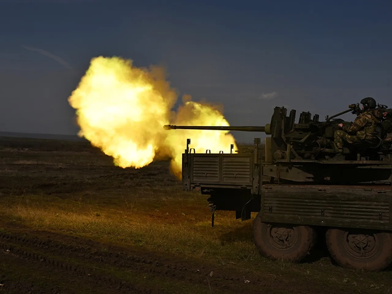 Tuy nhiên, một huyền thoại khác từ thời Chiến tranh Vệ quốc - sức mạnh của pháo cỡ nòng 57mm - lại được thể hiện rõ ràng trong chiến dịch quân sự đặc biệt. Ít ai còn nhớ rằng, pháo ZIS-2 cỡ nòng 57mm từng được coi là pháo chống tăng có hiệu năng tốt nhất thời đó. Ảnh: Rossiyskaya Gazeta.