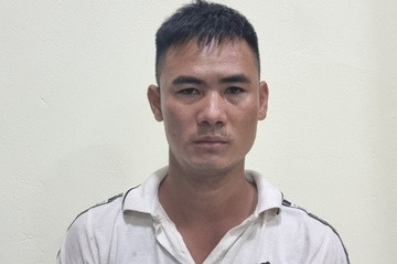 Ngày 13/8/2021, Đoàn tiếp tục được triệu tập đến cơ quan điều tra để đấu tranh và vẫn một mực khai nhận chỉ ở nhà, không đi đâu trong suốt những ngày qua. Khi những bằng chứng đanh thép được đưa ra, Đoàn đã cúi đầu nhận tội. Vốn là một thanh niên khỏe mạnh, ở trong thôn Đoàn cũng được xem là người chăm chỉ làm ăn khi thuê, mượn một khu vực đất khá rộng làm trang trại sản xuất nông nghiệp. Nhưng dần dà hắn lún sâu vào con đường cờ bạc. Trang trại của Vương Văn Đoàn nằm khá xa so với thôn Dũng Cảm, um tùm cây cối và nhiều hồ sâu, sông lớn cạnh đó.