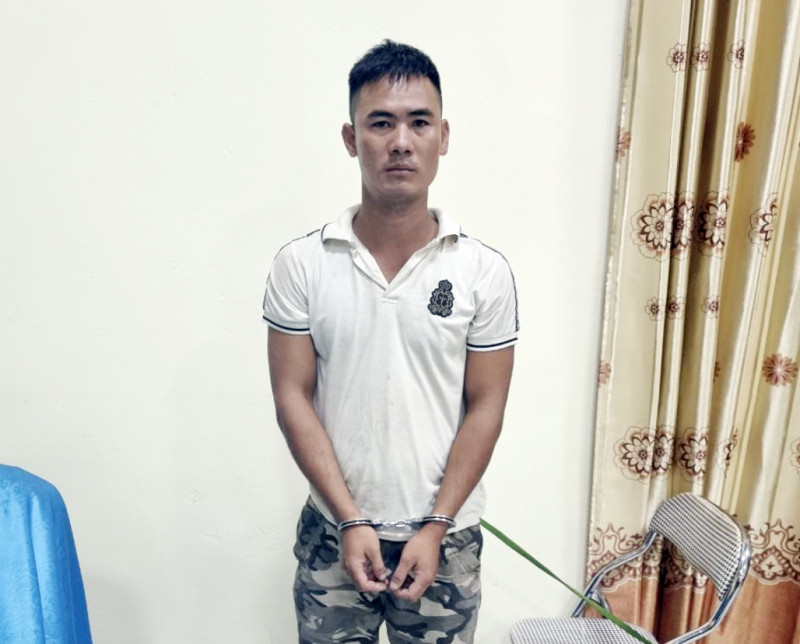 Vương Văn Đoàn đã lập kế hoạch điều nạn nhân ra khu vực trang trại biệt lập, hoang vắng để gây án. Nguyên nhân dẫn đến tội ác của Đoàn bắt đầu từ việc nợ nần với nạn nhân. Ngày 7/8/2021, trong lúc túng quẫn, Đoàn có đặt vấn đề với anh Nguyễn Trung Đ. để cầm cố một sợi dây chuyền bạc với giá 4 triệu đồng để đi đánh bạc. Anh Đ. đồng ý chuyển cho Đoàn số tiền 4 triệu đồng. Một thời gian sau, ăn tiêu hết 4 triệu đồng, Vương Văn Đoàn lại nghĩ đến anh Đ. Nhưng thay vì trả tiền cho nạn nhân để chuộc lại sợi dây chuyền, Đoàn đã lên kế hoạch giết người, cướp tài sản của anh này.