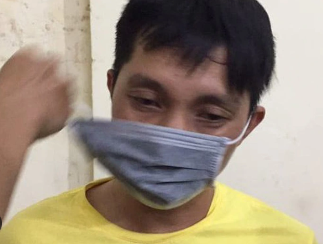 Tại cơ quan điều tra, Quỳnh thừa nhận hành vi giết người, cướp tài sản và tạo hiện trường vụ cháy nhằm phi tang các chứng cứ, đánh lạc hướng cơ quan điều tra. Theo đối tượng Quỳnh, trước khi gây trọng án, Quỳnh làm nghề giám sát thi công cho một công ty nội thất. Thời gian rảnh rỗi, Quỳnh tham gia đánh bạc qua mạng internet và nợ số tiền 90 triệu đồng. Để có tiền trang trái, Quỳnh còn vay nợ 50 triệu đồng và phải trả lãi 50.000 đồng/ngày. Do cần tiền tiêu xài và trả nợ, trong khi lương làm ra không đủ nên cuộc sống của Quỳnh bế tắc và ngập trong nợ.