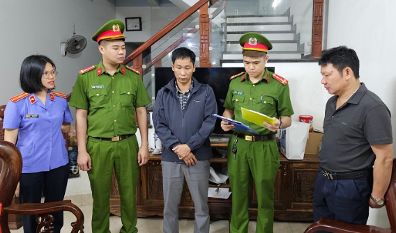 Bat 3 doi tuong lam gia giay kham suc khoe o Lang Son