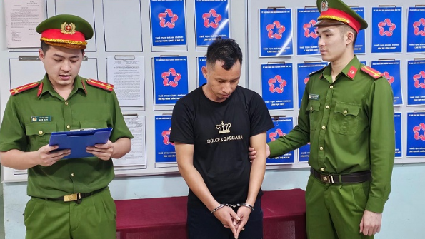 Bat 3 doi tuong lam gia giay kham suc khoe o Lang Son-Hinh-3