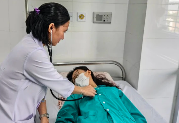 Vu 12 hoc sinh ngo doc o Khanh Hoa: Co so vi pham xu sao?