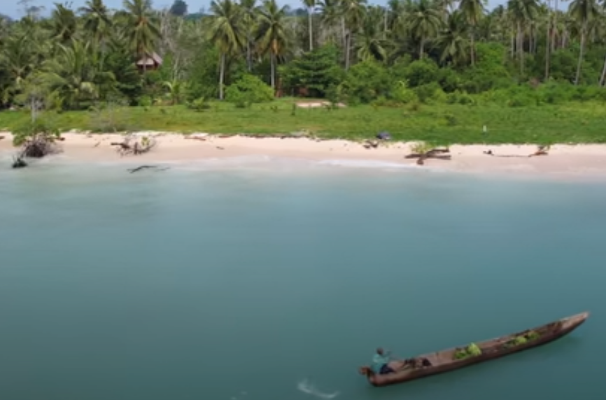 Được biết, Marjolein và An gặp nhau khi họ làm việc tại một khu nghỉ dưỡng trên hòn đảo khác. Họ quyết định từ bỏ công việc của mình vào cuối năm 2020 và mua mảnh đất trên hòn đảo nơi họ đang sống.