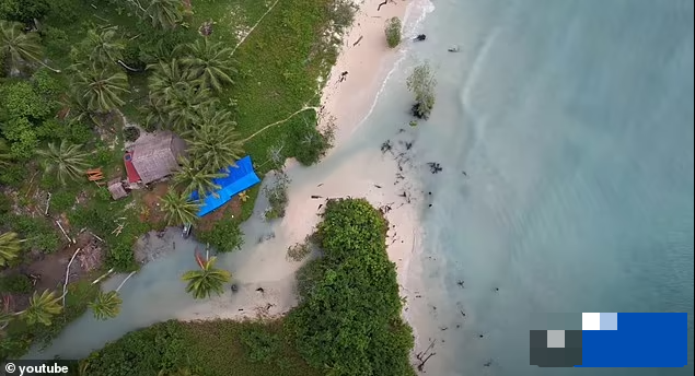 Marjolein, người gốc Bỉ, kể: "Chúng tôi sống trên một hòn đảo nhỏ ở Indonesia. Hòn đảo chúng tôi đang ở không có làng mạc hay đường sá...nên tất cả việc vận chuyển đều được thực hiện bằng thuyền với những chiếc thuyền gỗ được làm thủ công tại địa phương".