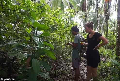 "Chúng tôi hoàn toàn không có lưới điện. Điều tôi thích nhất khi sống ở đây là cảm giác độc lập. Chúng tôi có thể tự cung cấp điện, nước, thức ăn cho riêng mình và điều đó thật tuyệt vời", Marjolein nói tiếp.