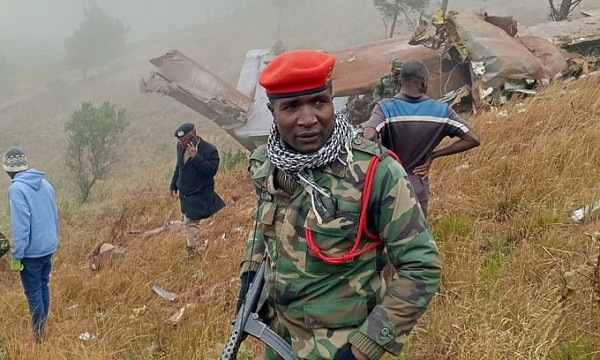 Hiện trường vụ rơi máy bay khiến Phó Tổng thống Malawi thiệt mạng - Hình 2 Hien truong vu roi may bay khien Pho Tong thong Malawi thiet mang-Hinh-2