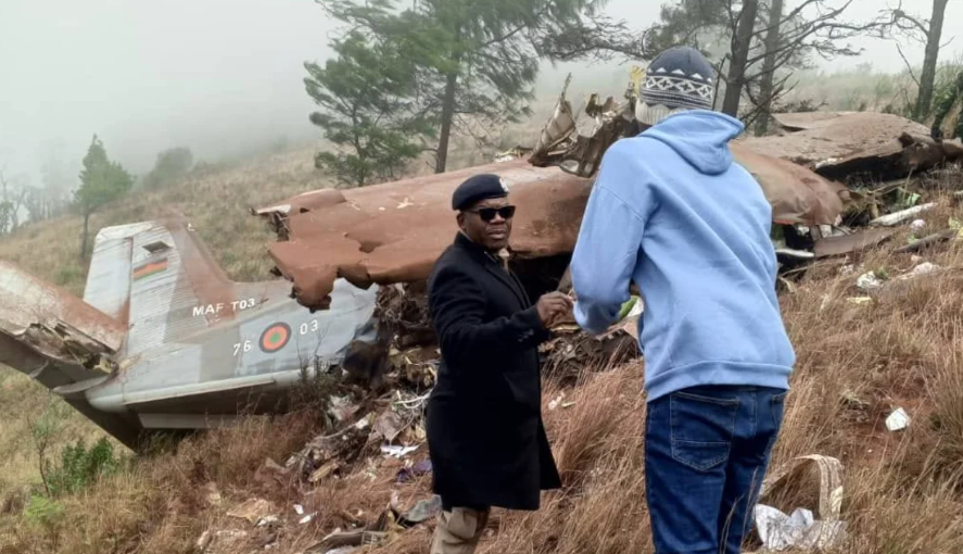 Hiện trường vụ rơi máy bay khiến Phó Tổng thống Malawi thiệt mạng Hien truong vu roi may bay khien Pho Tong thong Malawi thiet mang