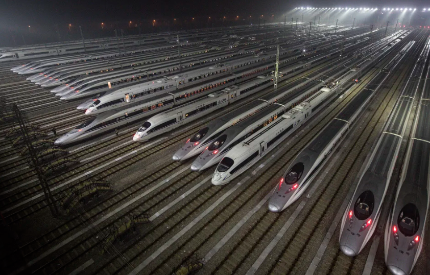 Có dịch vụ chăm sóc đặc biệt miễn phí cho người già, người ốm yếu, người khuyết tật và phụ nữ mang thai trên tàu cao tốc ở Trung Quốc nhưng dịch vụ này phải đặt trước. Ảnh: CNN.