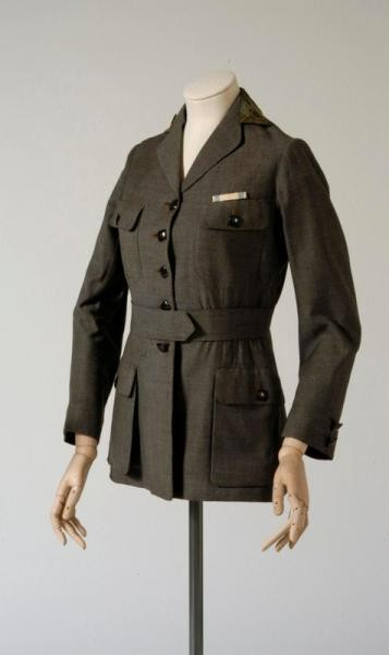 Lực lượng Nữ Hải quân Hoàng gia được thành lập vào tháng 11/1917 và lực lượng Nữ Không quân Hoàng gia được thành lập vào ngày 1/4/1918. Tổng cộng, hơn 100.000 phụ nữ đã gia nhập lực lượng vũ trang của Anh trong chiến tranh.