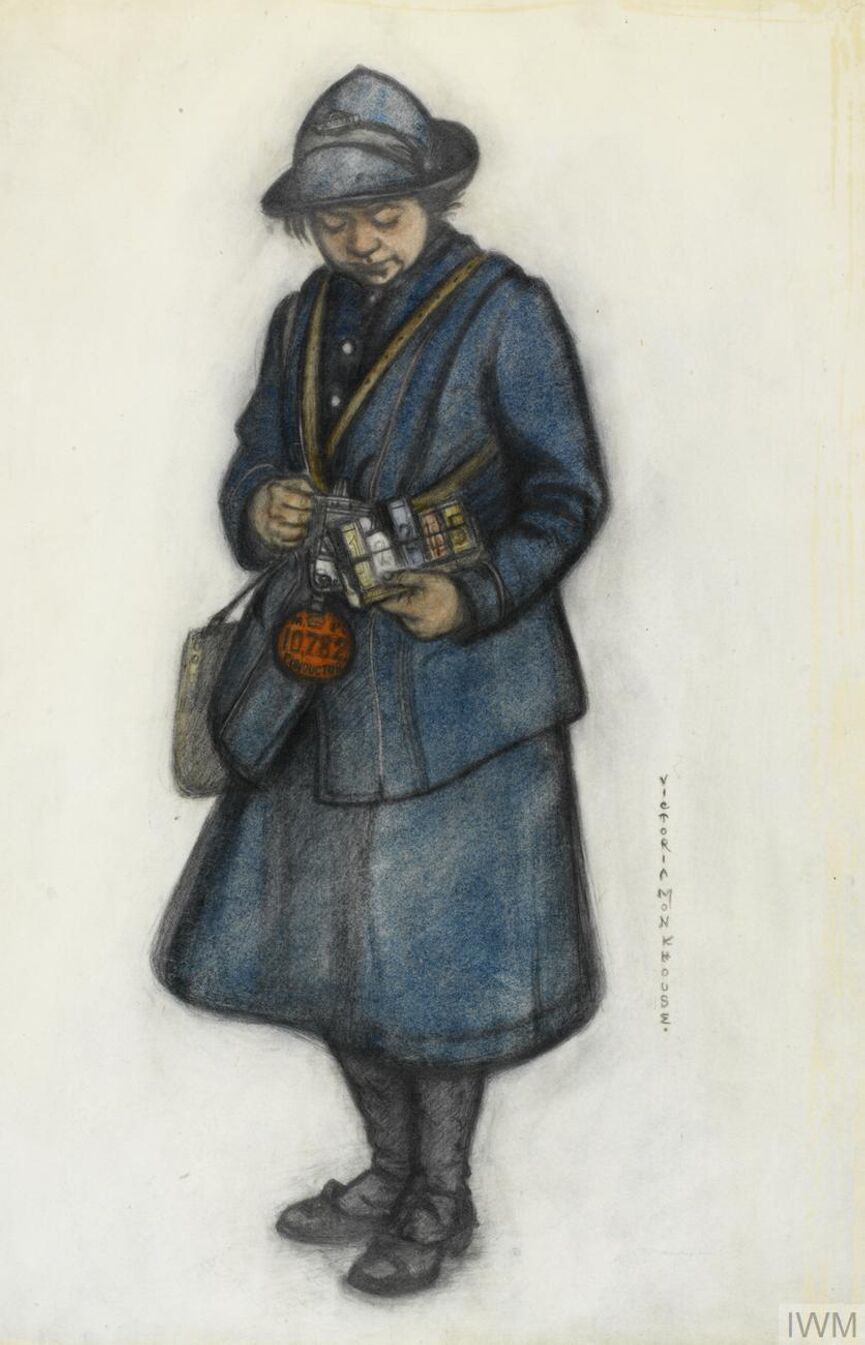 3. Một trong những lĩnh vực việc làm mở ra cơ hội mới cho phụ nữ là vận tải. Phụ nữ bắt đầu làm công việc soát vé xe buýt, nhân viên thu vé, khuân vác, nhân viên dọn xe và tài xế xe buýt. Trong chiến tranh, số lượng phụ nữ làm việc trên đường sắt đã tăng từ 9.000 lên 50.000.