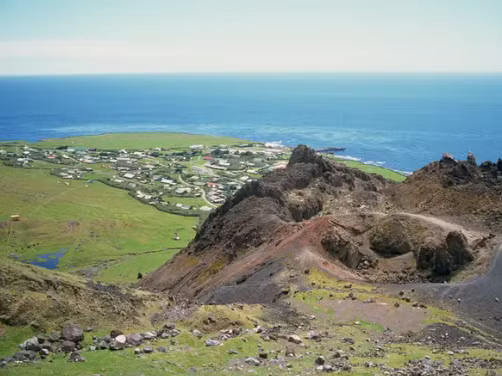 Kinh ngac cuoc song o thi tran biet lap nhat hanh tinh-Hinh-6