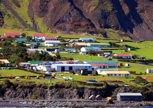 Người dân nơi đây vẫn được cung cấp những dịch vụ thiết yếu nhất, giống như ở mọi thị trấn khác.