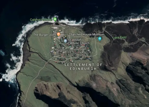 Theo Business Insider, thị trấn Edinburgh of the Seven Seas nằm ở rìa hòn đảo Tristan da Cunha giữa Nam Đại Tây Dương. Tristan da Cunha thực chất là một hòn đảo núi lửa đang hoạt động. (Nguồn ảnh: Business Insider)